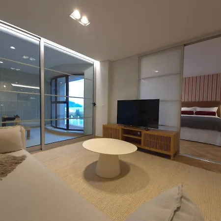 Shell Living - Marina Funchal (Madeira)